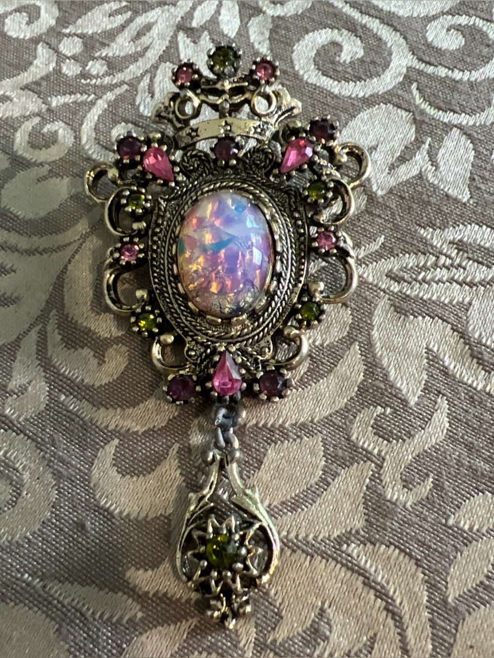 Signed SARAH COVENTRY Vintage Royal Crown Opal Foil Glass Peridot Brooch Pin